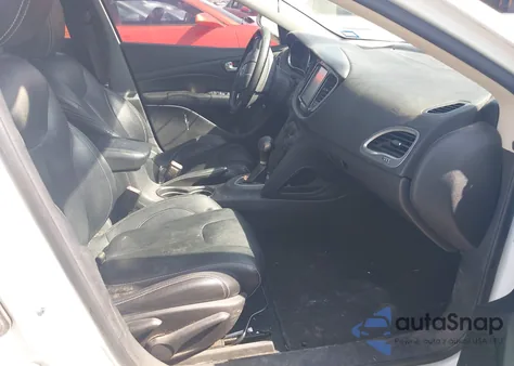 2013 Dodge Dart Sxt z USA, uszkodzony, nr VIN 1C3CDFBA8DD302939